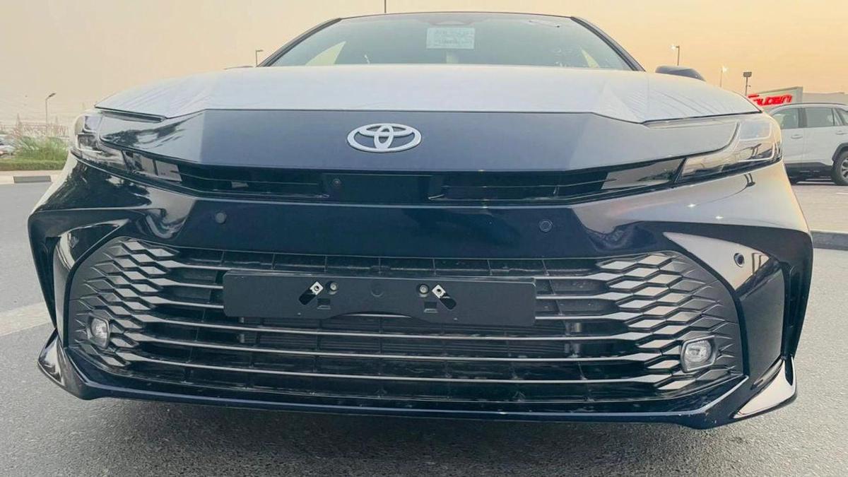 Toyota Camry CAMRY 2.5 HYBRID LUMEIR-4-4