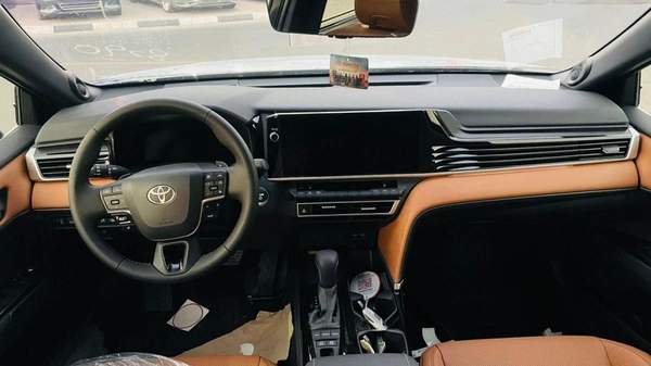 Toyota Camry CAMRY 2.5 HYBRID LUMEIR