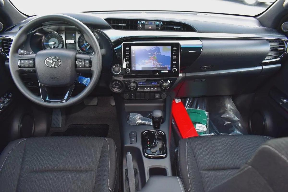 2025 Toyota Hilux Adventure - GCC Specs - 4.0 Petrol Brand New!-5-5