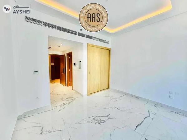 Brand new studio •• kitchen appliances •• prime location