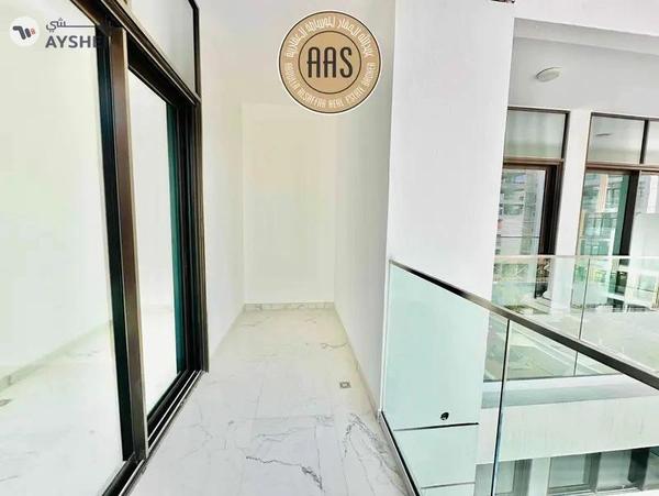 Brand new studio •• kitchen appliances •• prime location