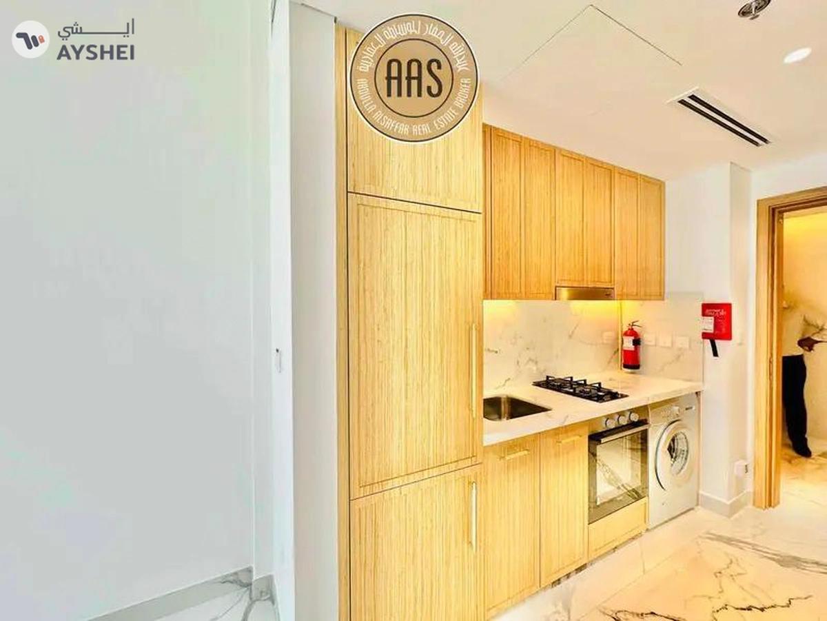 Brand new studio •• kitchen appliances •• prime location-11-11