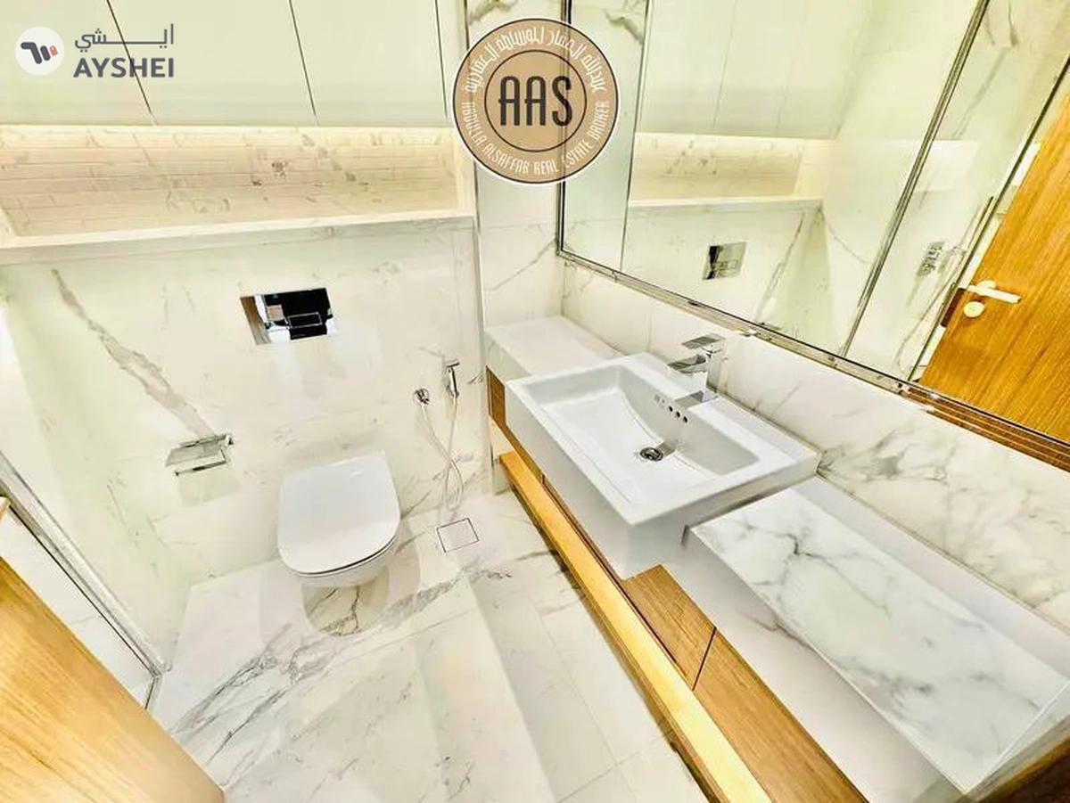 Brand new studio •• kitchen appliances •• prime location-5-5