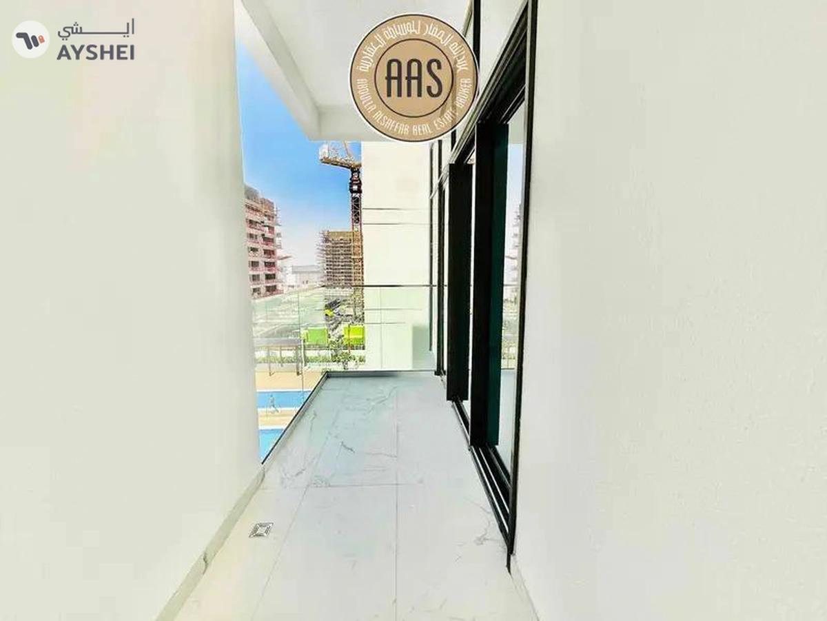 Brand new studio •• kitchen appliances •• prime location-7-7