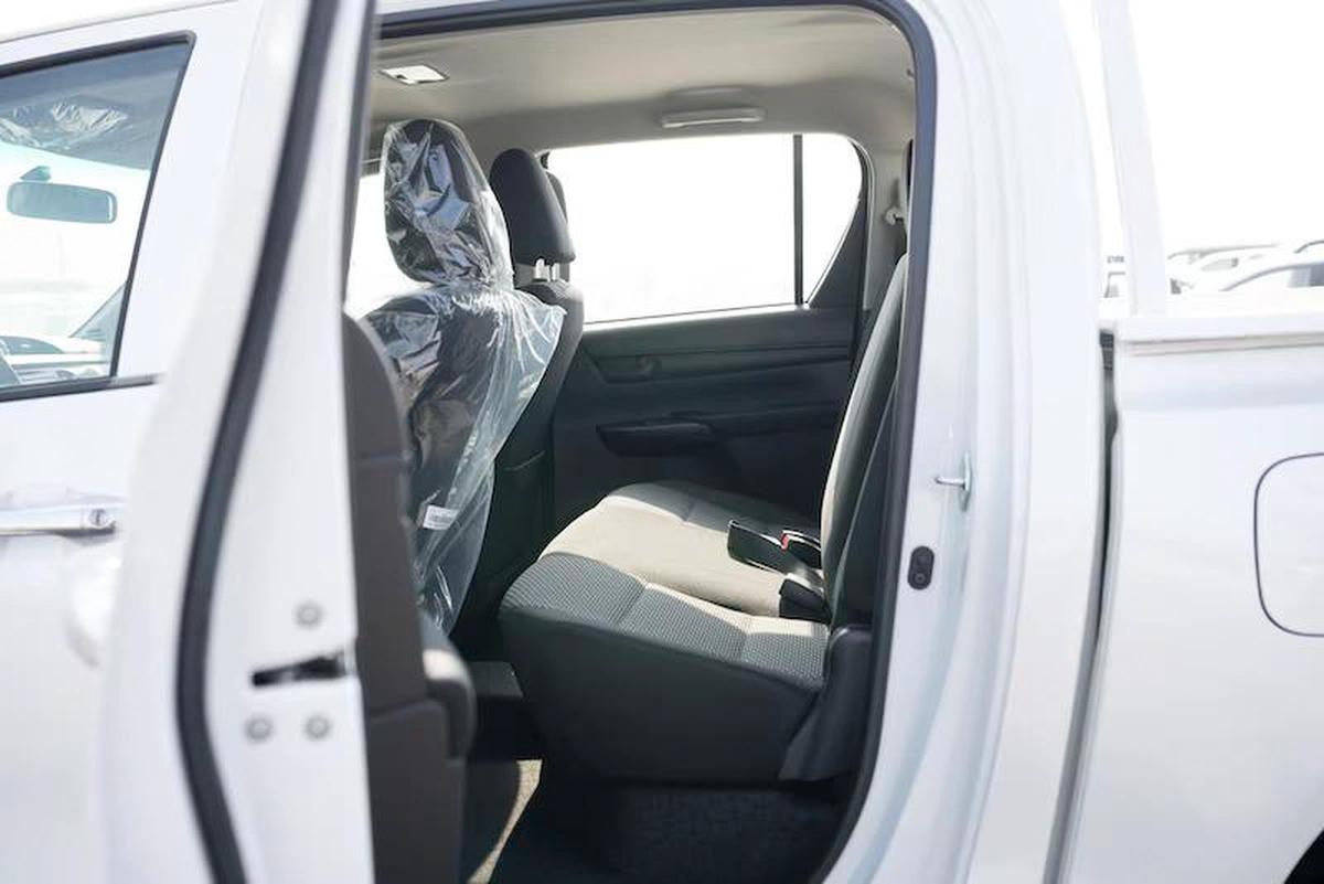 TOYOTA HILUX 2.4 A/T MODEL 2025 DIESEL-9-9