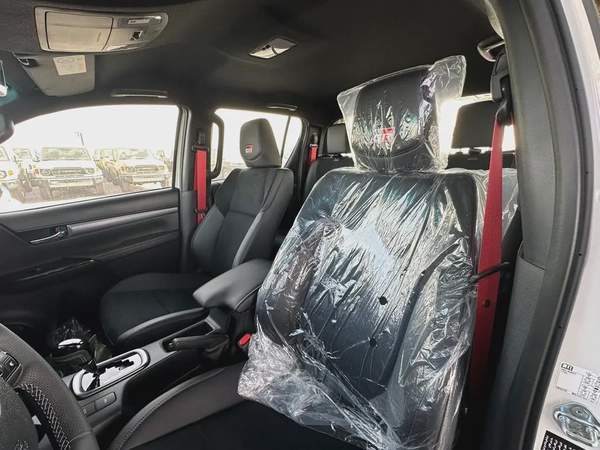 2025 Toyota Hilux GR Sport - GCC Specs - Brand New