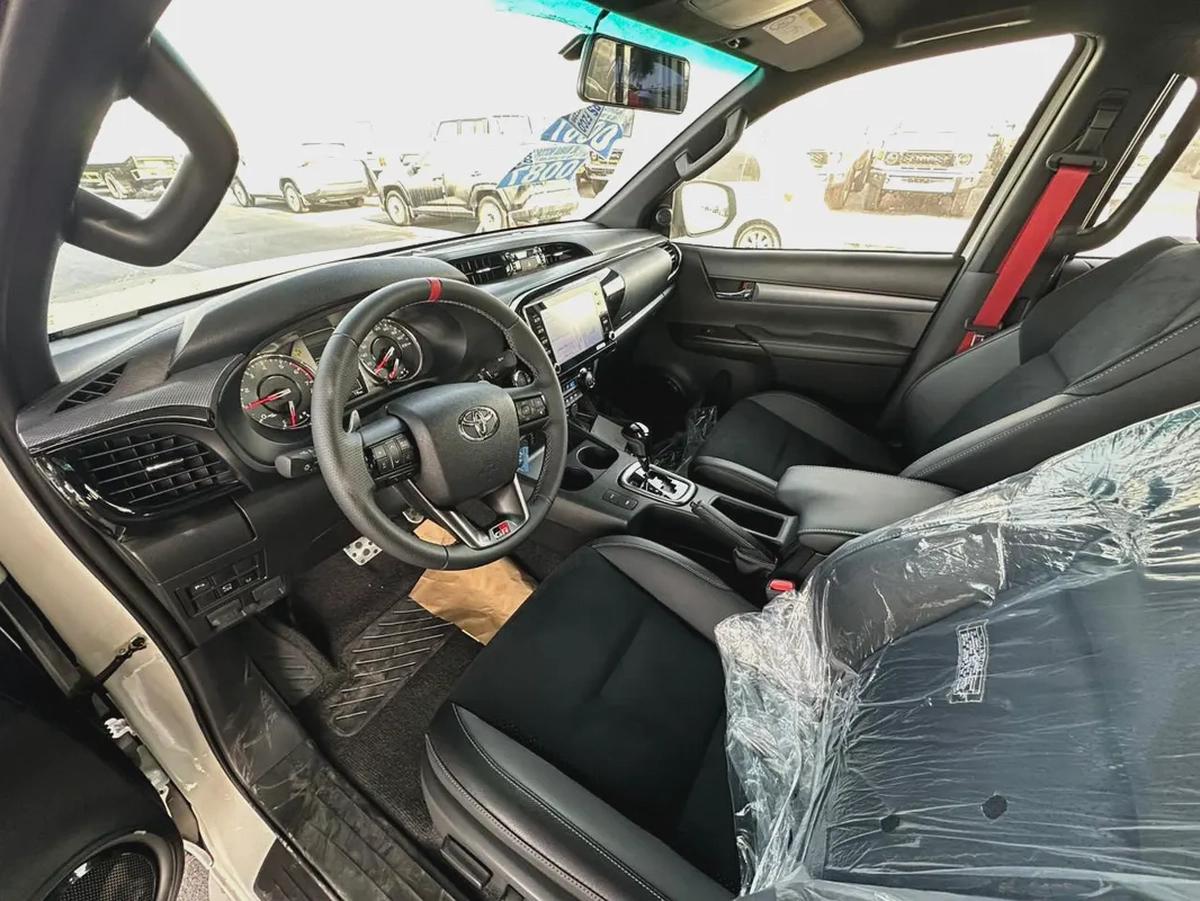 2025 Toyota Hilux GR Sport - GCC Specs - Brand New-5-5