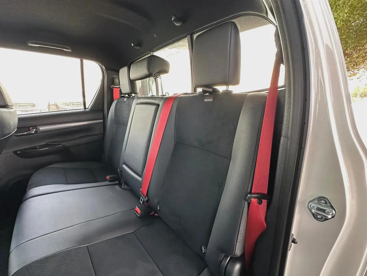 2025 Toyota Hilux GR Sport - GCC Specs - Brand New-6-6