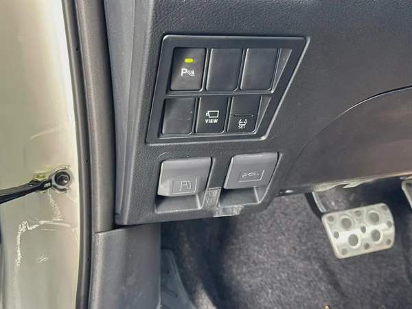 2025 Toyota Hilux GR Sport - GCC Specs - Brand New