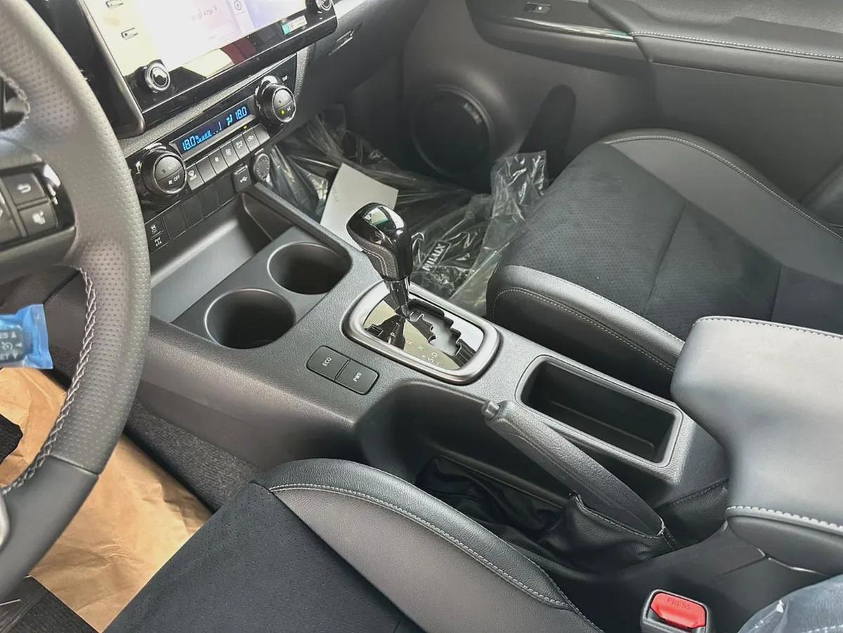 2025 Toyota Hilux GR Sport - GCC Specs - Brand New-12-12