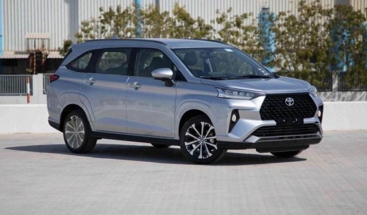 Toyota Veloz Toyota Veloz 2025 Toyota Veloz V 1.5 - Silver inside Black-0-0