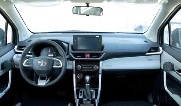 Toyota Veloz Toyota Veloz 2025 Toyota Veloz V 1.5 - Silver inside Black