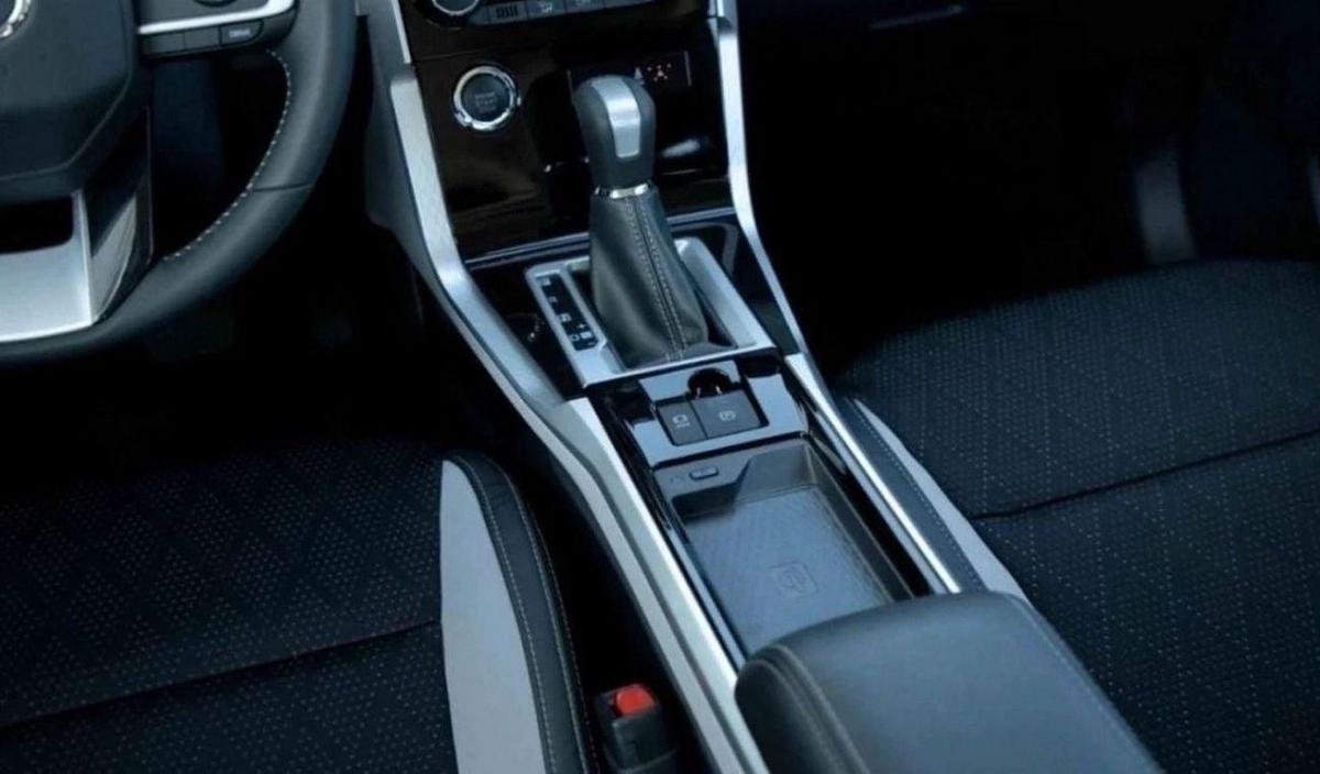 Toyota Veloz Toyota Veloz 2025 Toyota Veloz V 1.5 - Silver inside Black-14-14