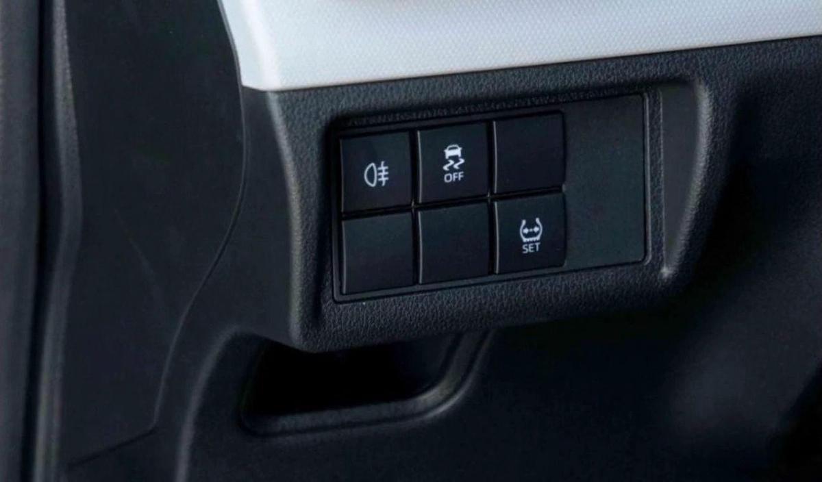 Toyota Veloz Toyota Veloz 2025 Toyota Veloz V 1.5 - Silver inside Black-16-16