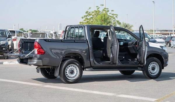 Toyota Hilux TOYOTA HILUX DC 2.4D MT 4X4 P.WINDOW MY2024– SILVER
