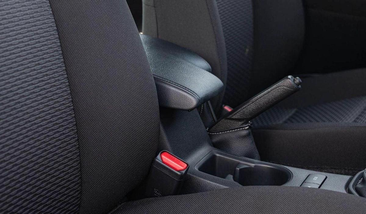 Toyota Hilux TOYOTA HILUX DC 2.4D MT 4X4 P.WINDOW MY2024– SILVER-15-15