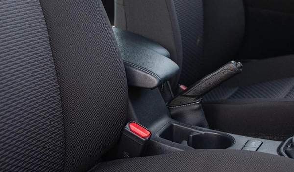 Toyota Hilux TOYOTA HILUX DC 2.4D MT 4X4 P.WINDOW MY2024– SILVER