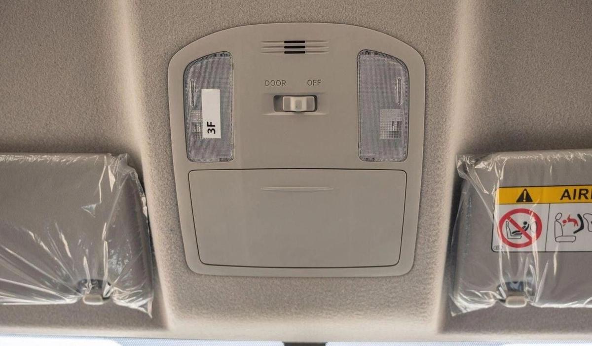 Toyota Hilux TOYOTA HILUX DC 2.4D MT 4X4 P.WINDOW MY2024– SILVER-17-17