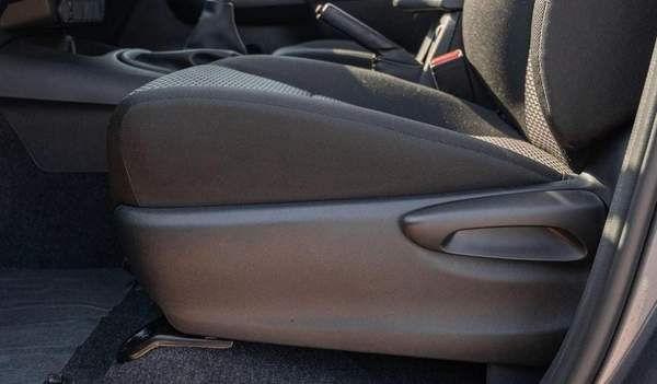 Toyota Hilux TOYOTA HILUX DC 2.4D MT 4X4 P.WINDOW MY2024– SILVER