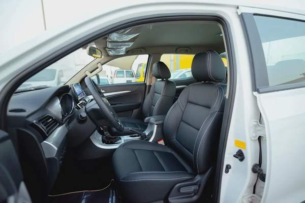 Dongfeng Rich 6 | Double Cabin 4X2 | Automatic | GCC Specs | Ref#D02185