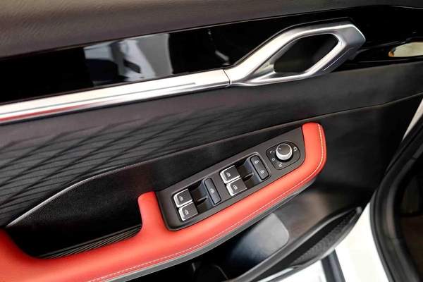 Geely Coolray GF