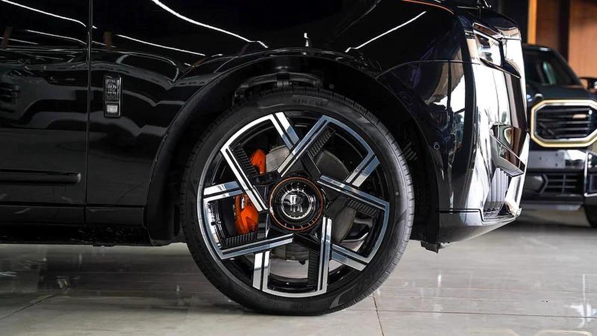2025 ROLLS ROYCE CULLINAN | BLACK BADGE | | FULL OPTION-5-5