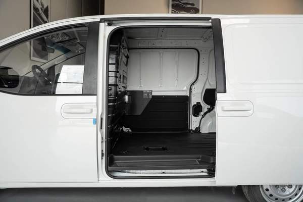 Hyundai STARIA 2025 – Diesel – Automatic – 3-Seater Van