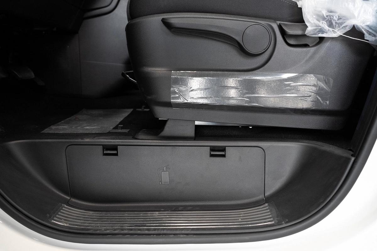 Hyundai STARIA 2025 – Diesel – Automatic – 3-Seater Van-16-16