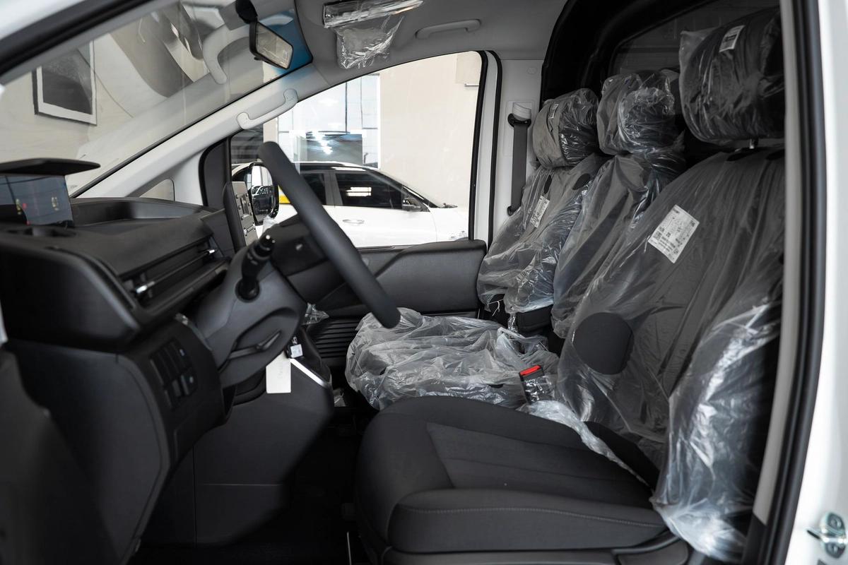 Hyundai STARIA 2025 – Diesel – Automatic – 3-Seater Van-14-14