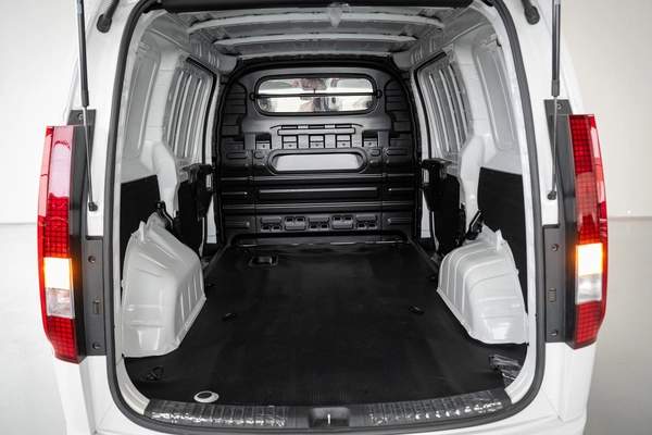 Hyundai STARIA 2025 – Diesel – Automatic – 3-Seater Van