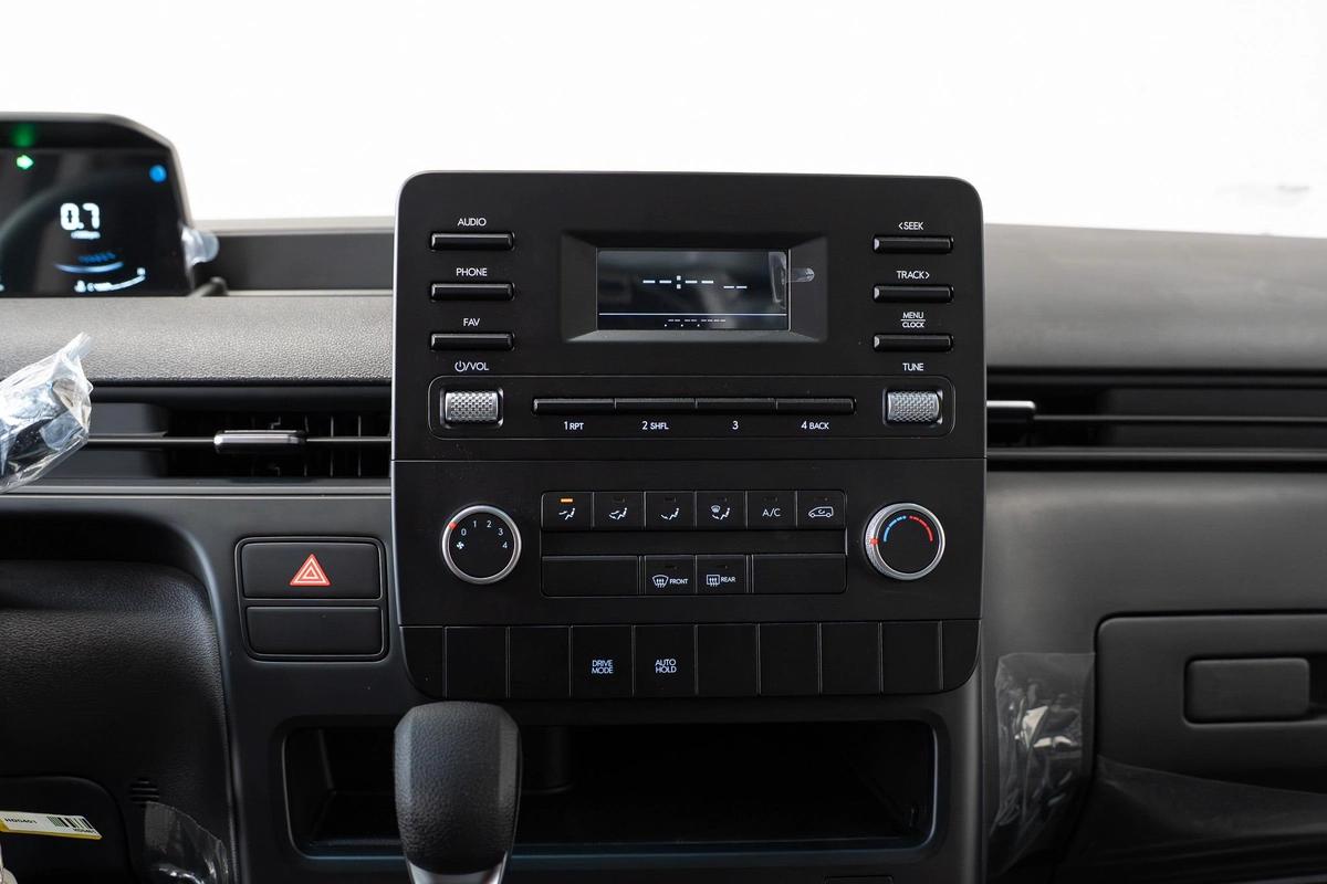 Hyundai STARIA 2025 – Diesel – Automatic – 3-Seater Van-7-7