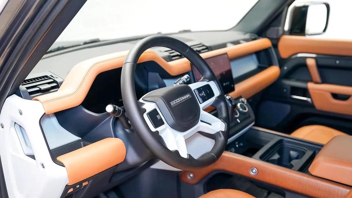 Land Rover Defender 110 S-2-2