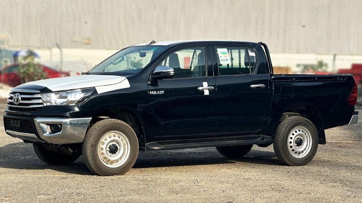 Toyota Hilux Toyota Hilux 2.7 petrol Manuel 2025 basic option four wheels-1-1