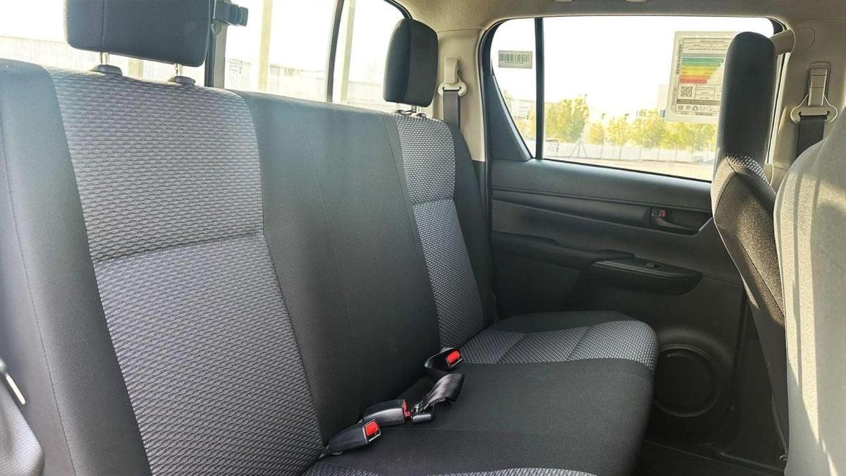 Toyota Hilux Toyota Hilux 2.7 petrol Manuel 2025 basic option four wheels-6-6