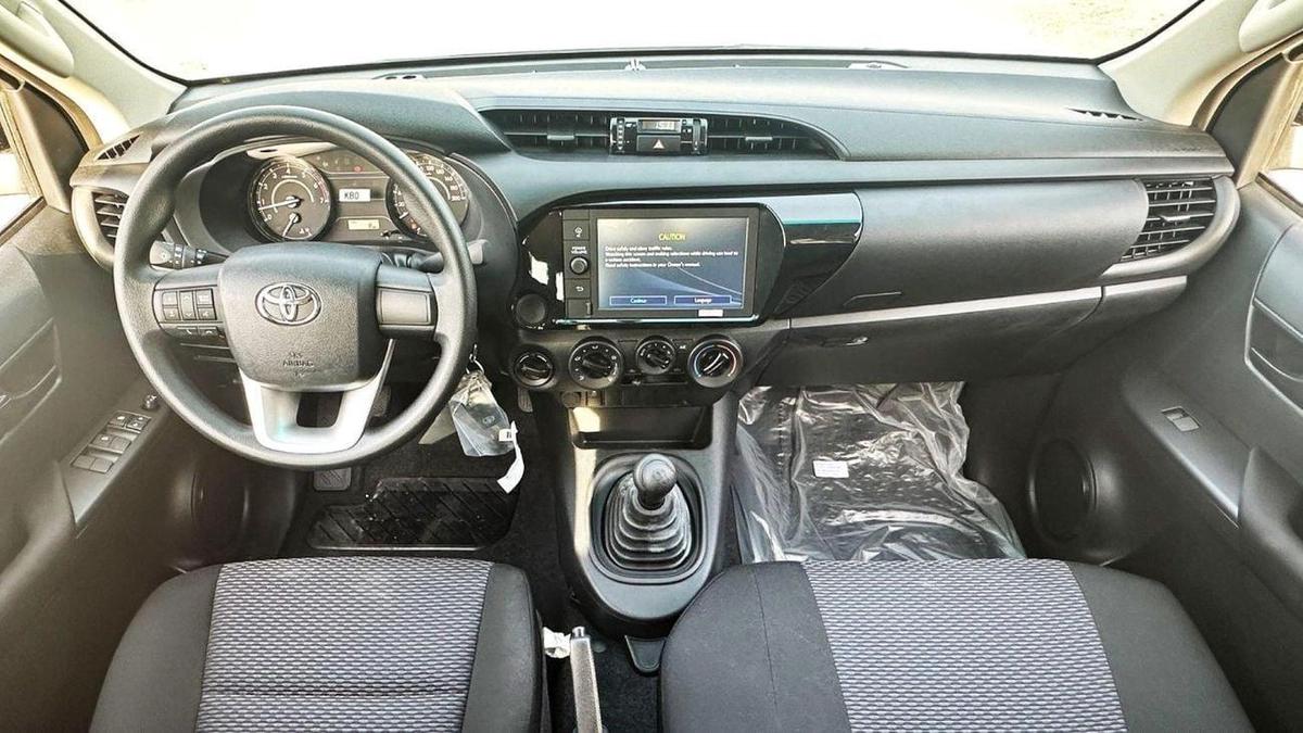 Toyota Hilux Toyota Hilux 2.7 petrol Manuel 2025 basic option four wheels-10-10