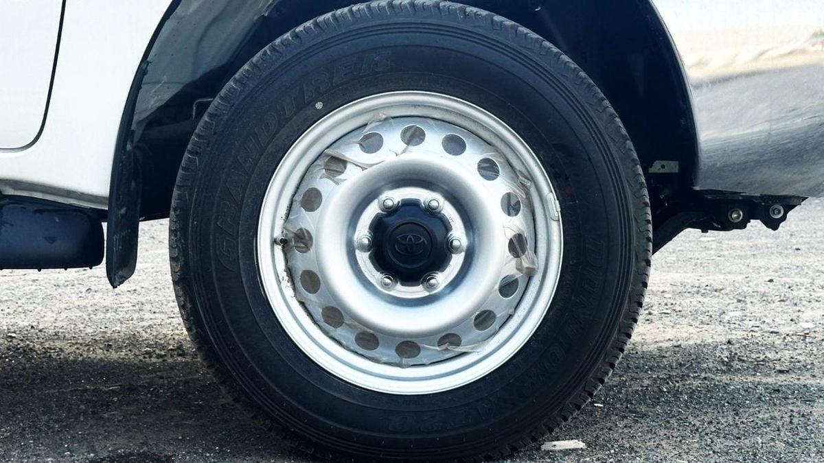 Toyota Hilux Toyota Hilux 2.7 petrol Manuel 2025 basic option four wheels-15-15
