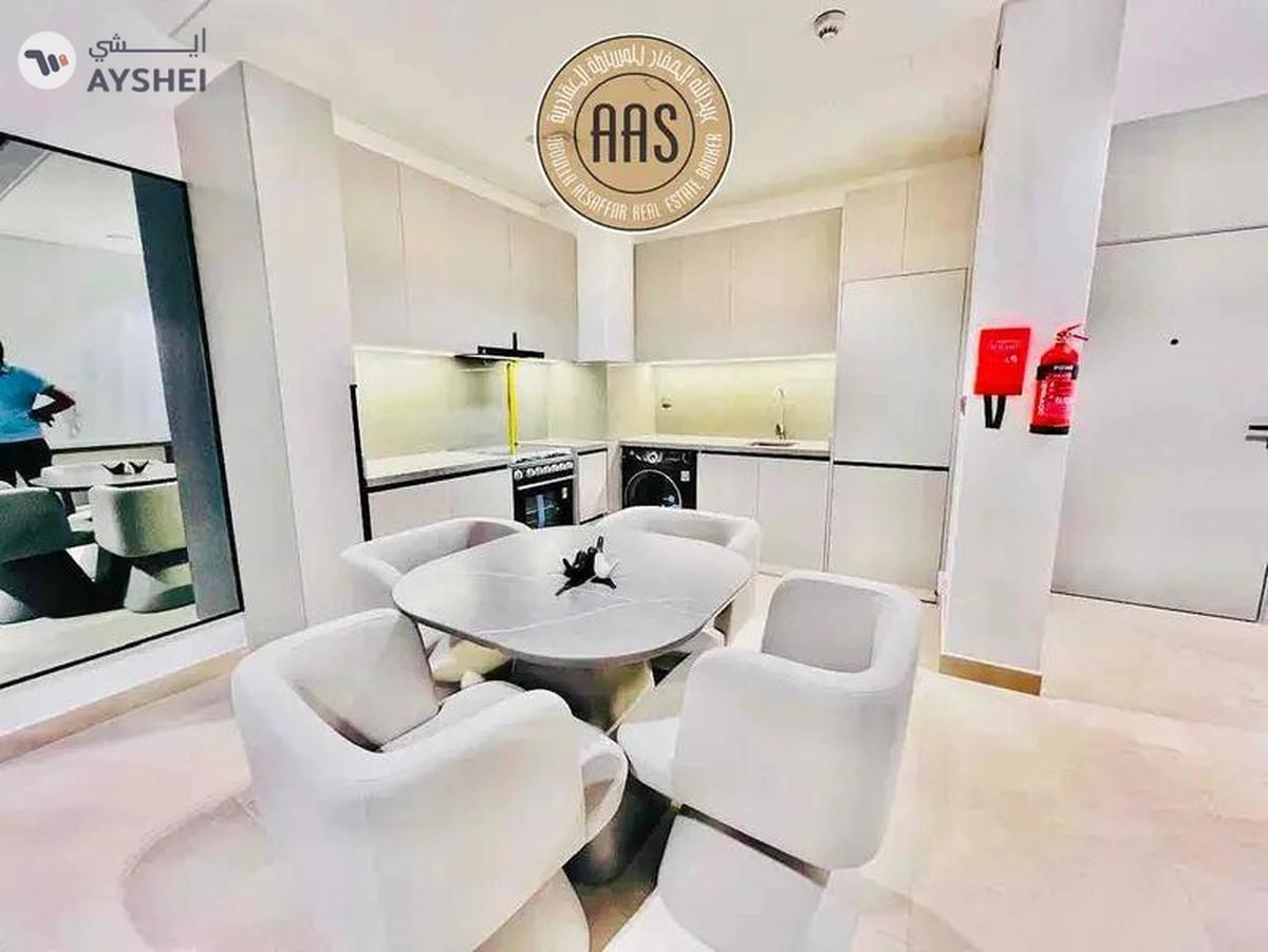 Fully furnished 1bhk •• 2 washroom •• nice view •• luxurious furniture-14-14