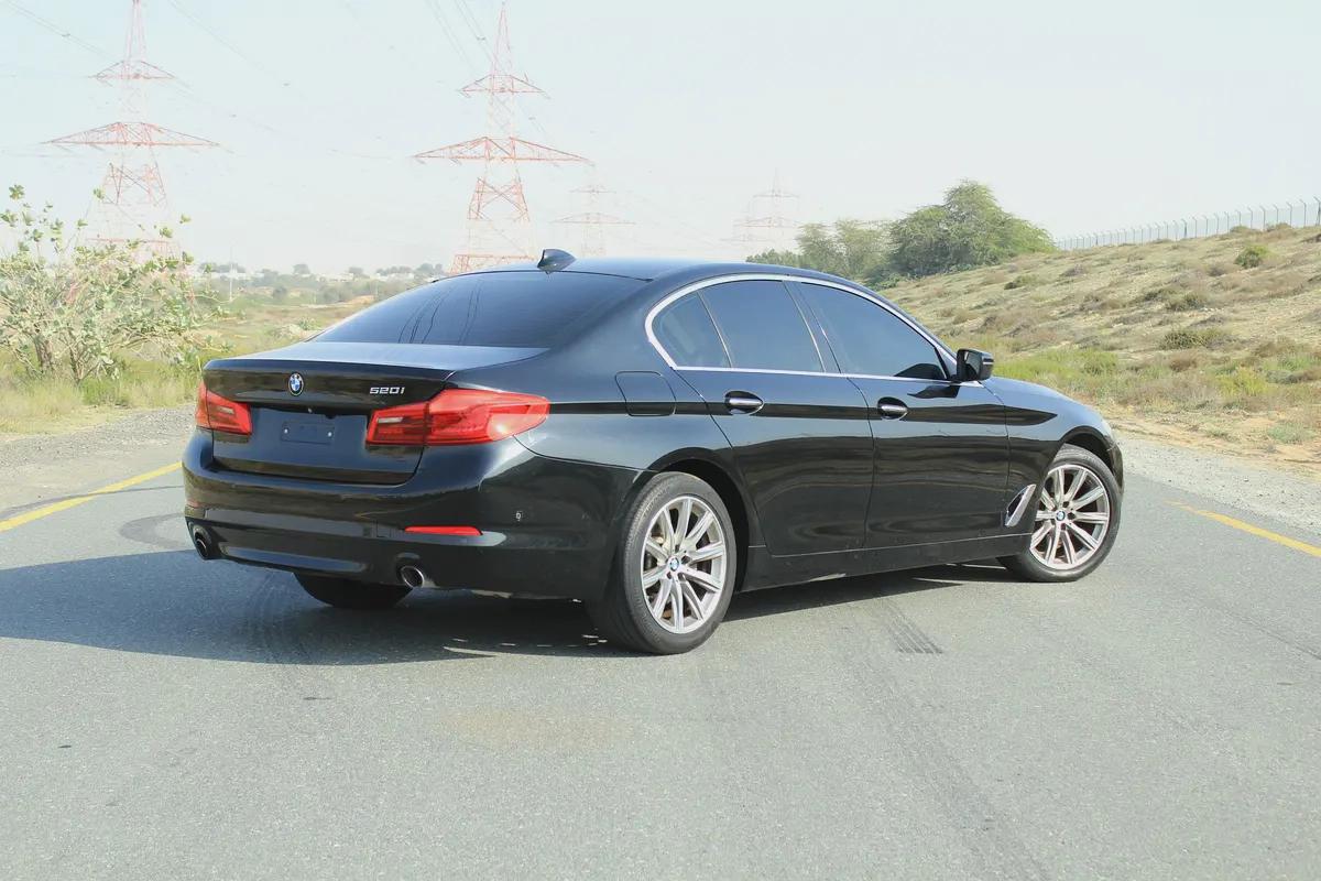 AED 1252 EMI AT 20% DP I 2018 GCC EXCELLENT CONDITION I BMW 520i – Premium Comfort Style-3-3