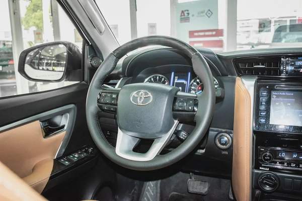 1 YR WARRANTY | GCC | 4.0L | GXR | AED 1,920 PM