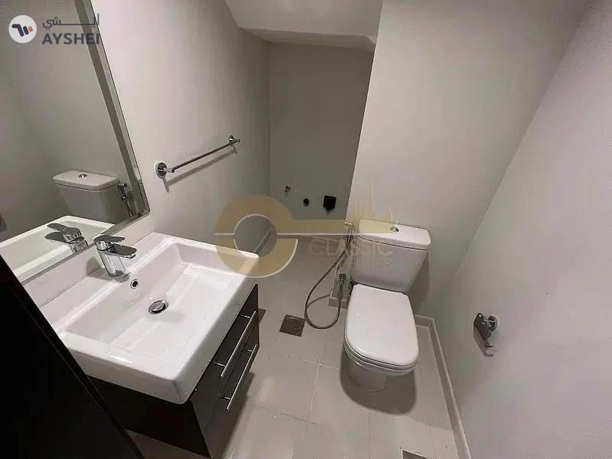 Middle Unit | 3 bedroom | Terrace | Great Deal-9-9