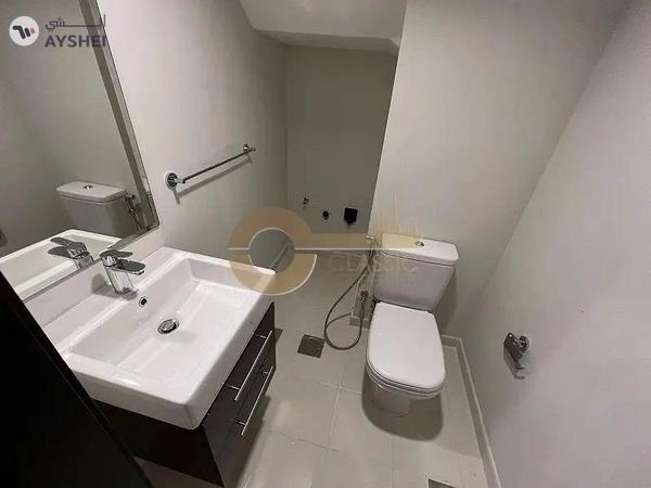 Middle Unit | 3 bedroom | Terrace | Great Deal