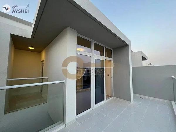 Middle Unit | 3 bedroom | Terrace | Great Deal