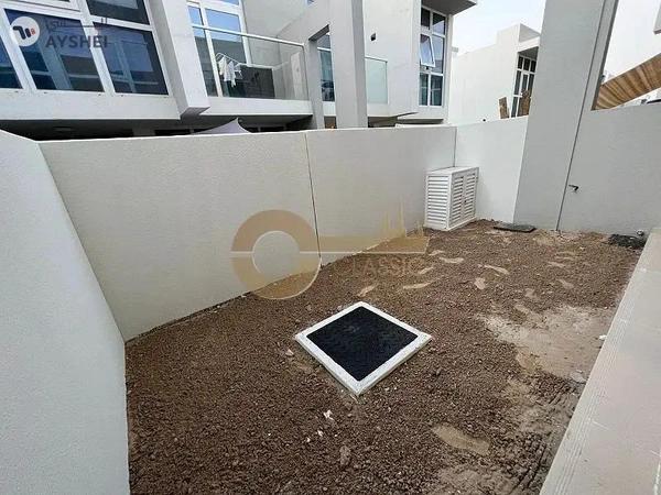 Middle Unit | 3 bedroom | Terrace | Great Deal