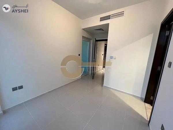 Middle Unit | 3 bedroom | Terrace | Great Deal