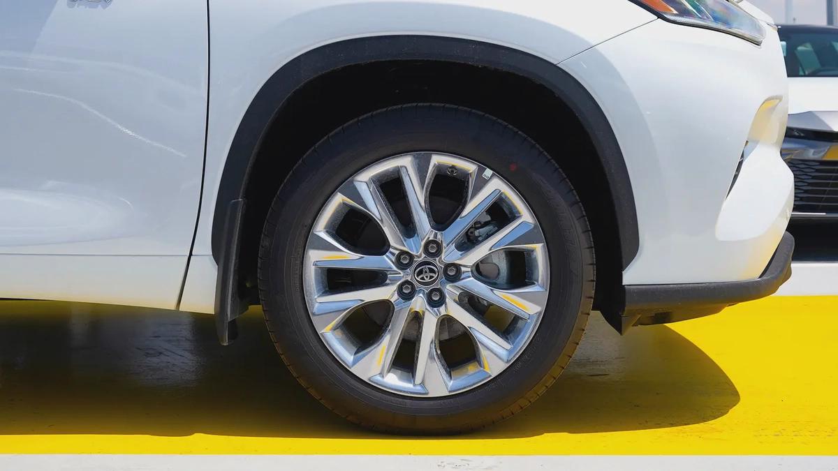 2026 Toyota Highlander Limited - GCC Specs - Perfect Condition-4-4