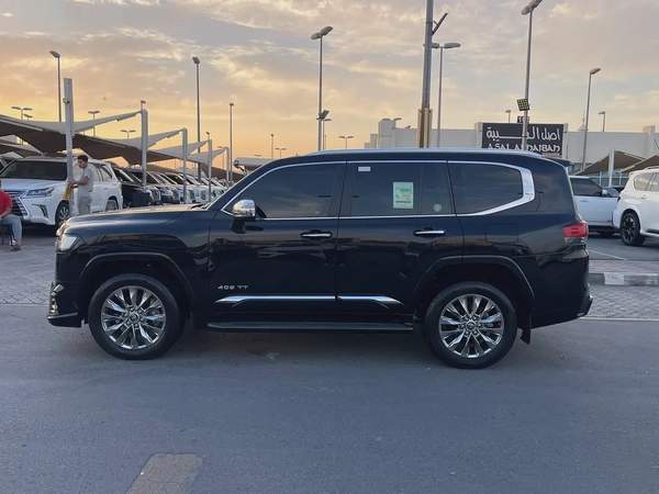 2024 Toyota Land Cruiser VXR TOP - GCC Specs - Brand New