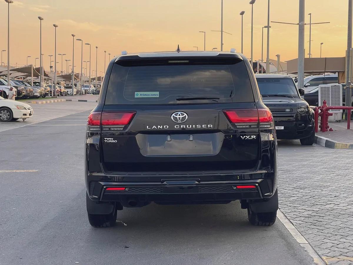 2024 Toyota Land Cruiser VXR TOP - GCC Specs - Brand New-4-4