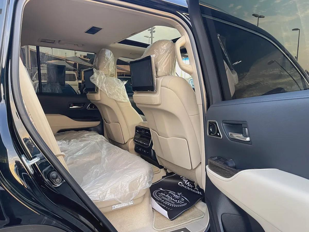 2024 Toyota Land Cruiser VXR TOP - GCC Specs - Brand New-13-13