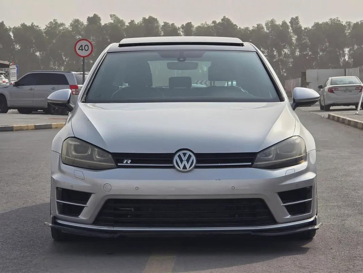 فولكس واجن كولف R 2017 مواصفات خليجية بحالة جيدة-3-3