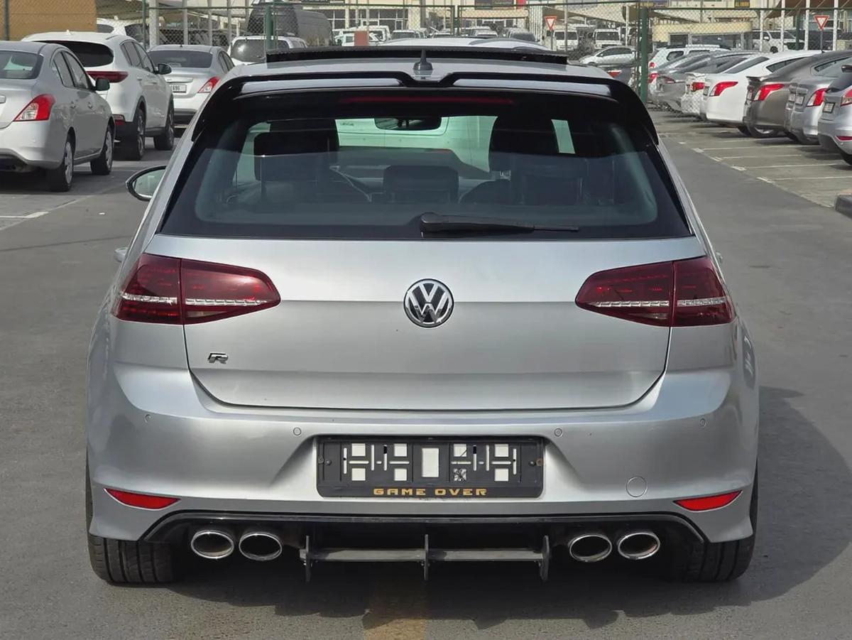 فولكس واجن كولف R 2017 مواصفات خليجية بحالة جيدة-5-5